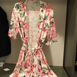 Show me your MUMU Robe. Never Worn!